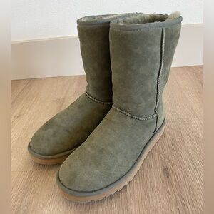 UGG S/N 5825 Classic Short II Sheepskin Boots Green